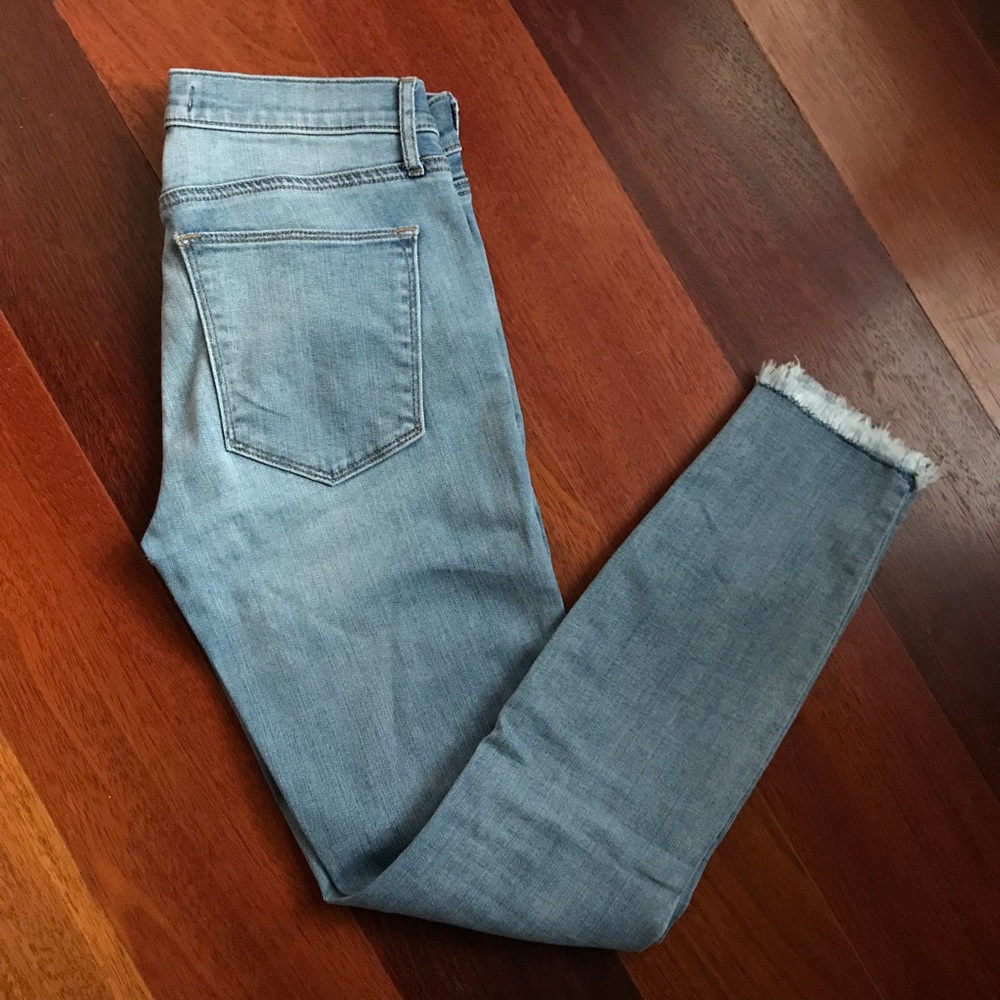 Light wash skinny jeans